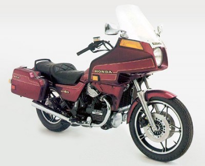 Honda-GL650-SilverWing-Interstate.jpg